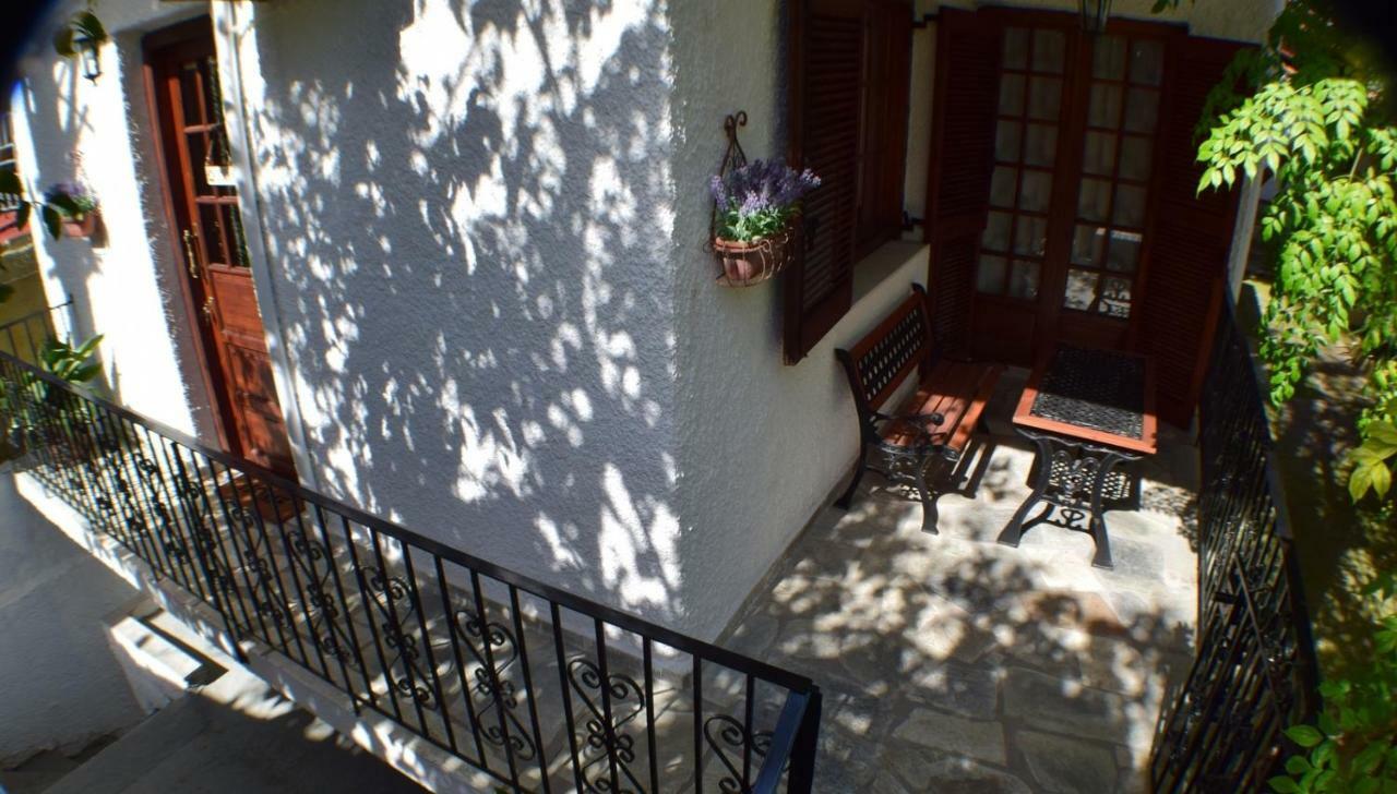 Ferienwohnung House Inside Garden Volos Exterior foto