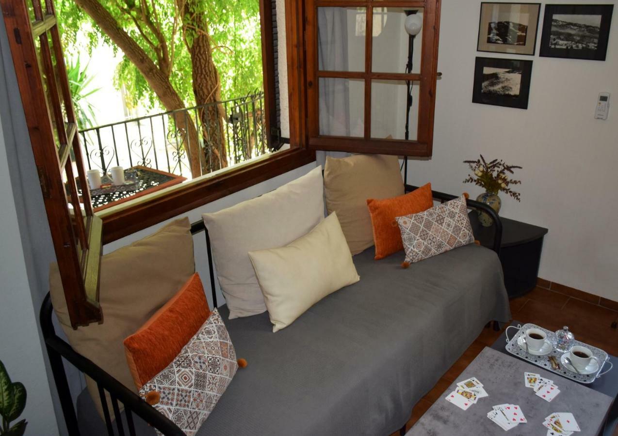 Ferienwohnung House Inside Garden Volos Exterior foto