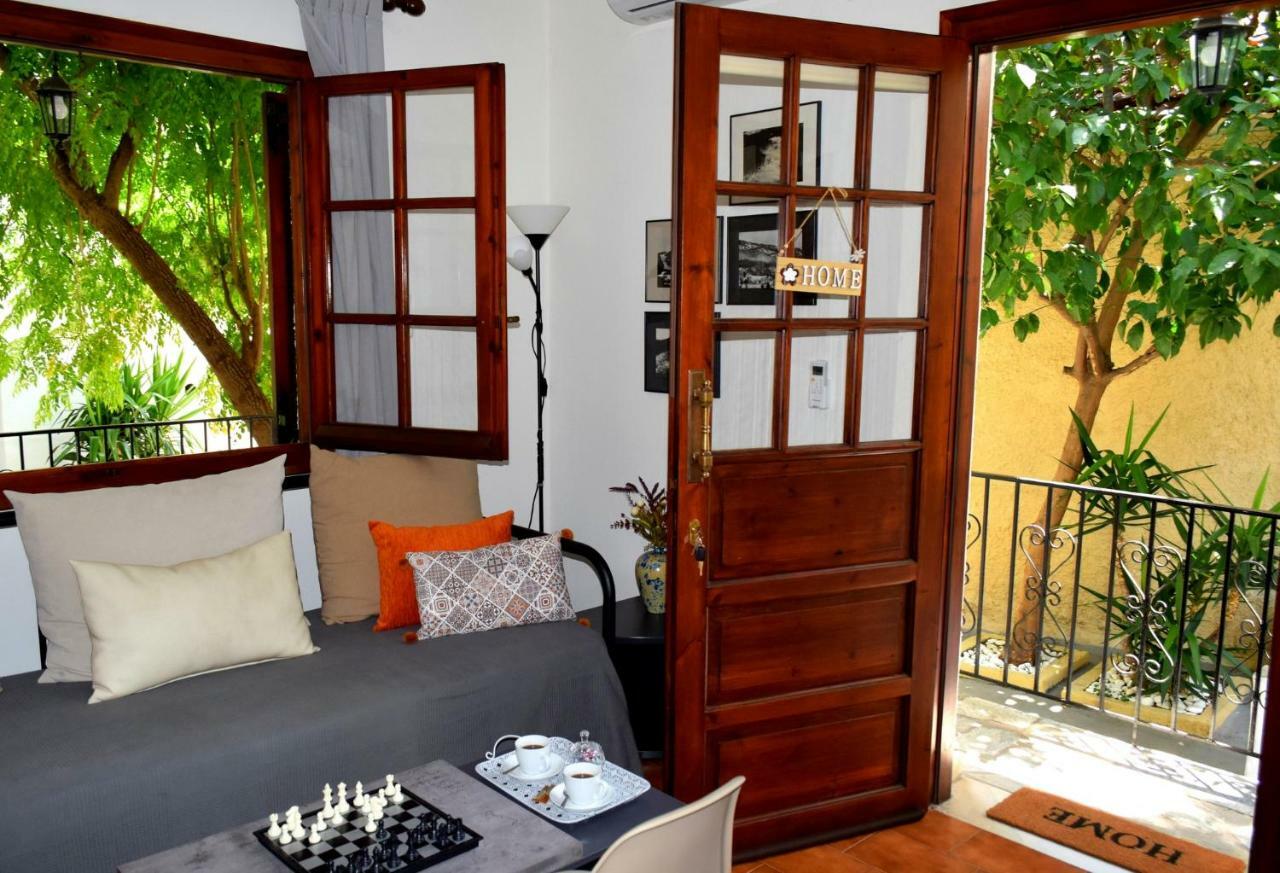 Ferienwohnung House Inside Garden Volos Exterior foto