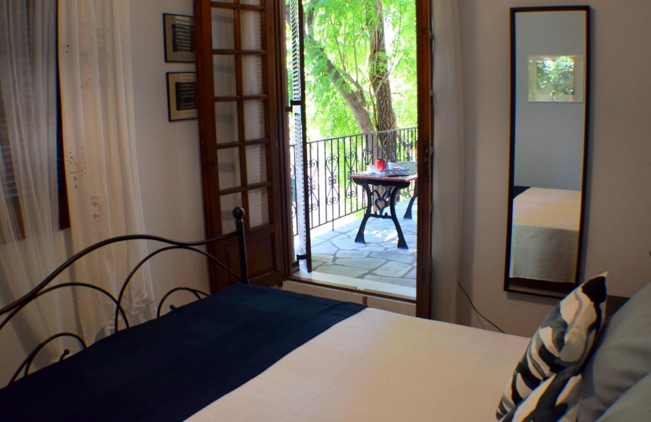Ferienwohnung House Inside Garden Volos Exterior foto